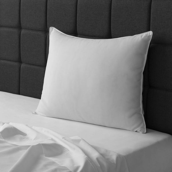 Hotel Sahara Nights II Easy Care Firm Pillow