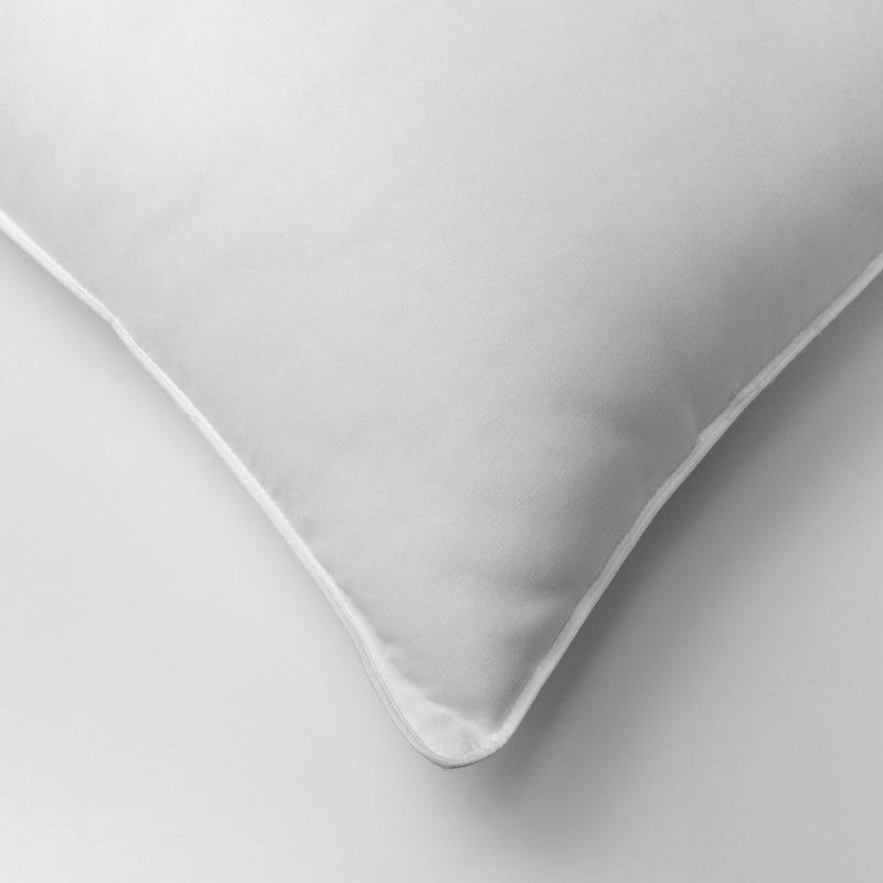 Hotel Sahara Nights II Easy Care Firm Pillow